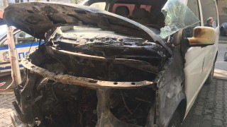 Бус на католическа фондация изгоря на метри от община Стара Загора