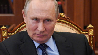 Руският президент Владимир Путин се опитва да печели време докато
