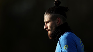 Рома проявява интерес към централния защитник на Тотнъм Раду Драгушин