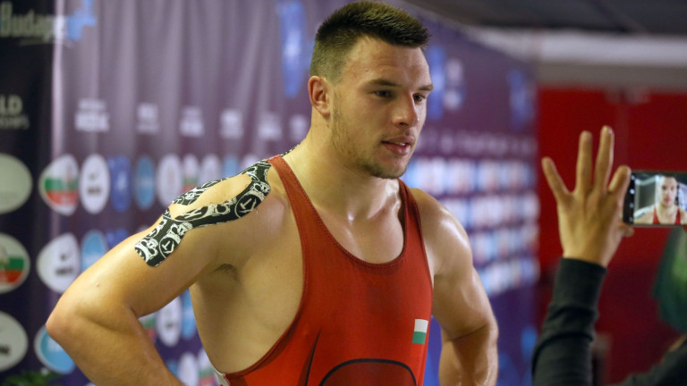 Кирил Милов загуби от Артур Алексанян, но запазва шансове за медал в категория до 97 кг