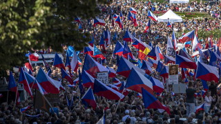 Около 70 000 души протестираха в събота в чешката столица