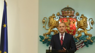 Президентът поздрави за Великден католическата и арменската общности