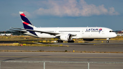 Около 50 души пострадаха при инцидент със самолет, летящ за Нова Зеландия