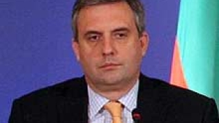Калфин: България не бива да подкрепя крайни варианти за Косово