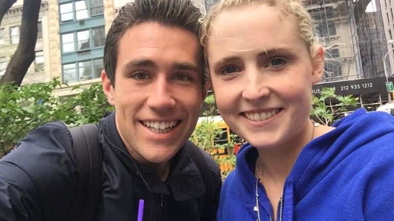 Тази млада двойка печели $6 милиона годишно от YouTube и бизнес с недвижими имоти