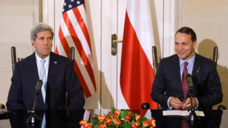 Полша натиска Франция да се откаже от военната сделка с Русия