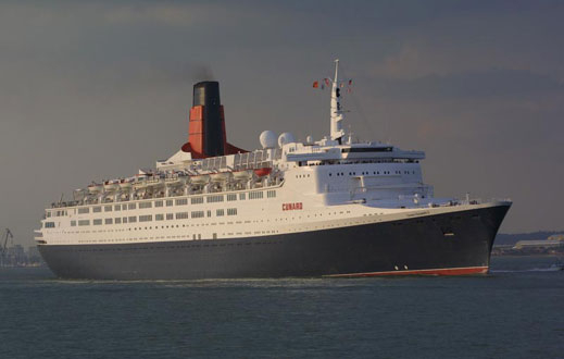 Резултат с изображение за лайнерът Кралица Елизабет.