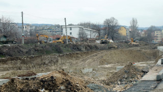 Мащабни ремонти във Варна затрудняват движението предаде БНТ Едно от