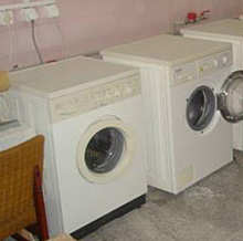 Нередовен шеф затвори перачки в баня