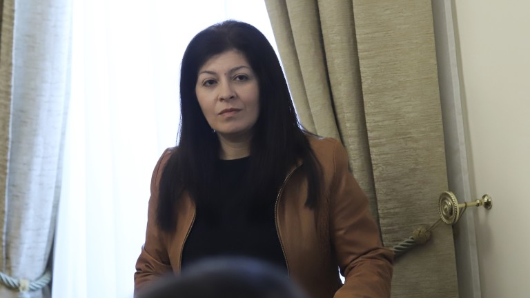 Незаконен е арестът на говорителя на лидера - Севделина Арнаудова.