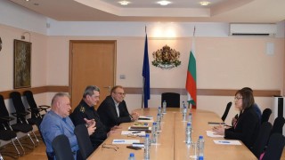 Вицепремиерът Нинова обсъжда мерки за обилните валежи в страната с