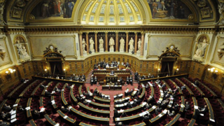 Фрeнският парламент удължи извънредното положение с 3 месеца