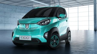 Доста шум се вдигна около бюджетния Tesla Model 3 но