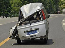 Варненски автотърговци с услуга срещу застрахователи