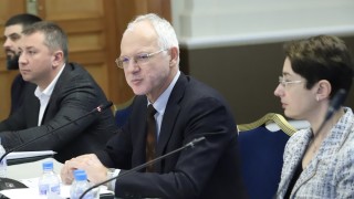 Работодатели искат ваксини срещу COVID-19 на свободния пазар