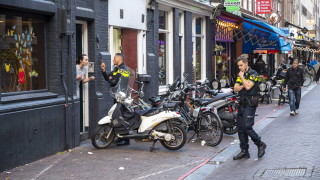 Простреляният в Нидерландия журналист е в критично състояние