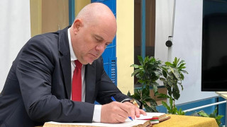Главният прокурор на Иван Гешев е изпратил писма до служебния
