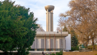 Вандали посегнаха на Народната астрономическа обсерватория с планетариум във Варна