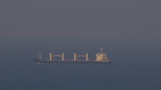 Четири сухотоварни кораба с царевица пшеница и соя напуснаха пристанищата