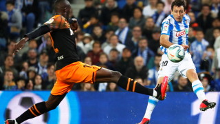 Испанската футболна лига иска всички играчи и треньори да се