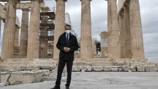 Премиерът на Гърция Кириакос Мицотакис е остро критикуван след като