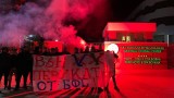 Фенове на ЦСКА се събраха пред БФС, транспаранти срещу Боби Михайлов в цяла София