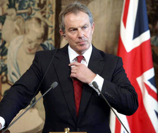 Блеър напуска поста премиер, но остава в парламента