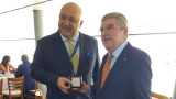 Красен Кралев със златен медал от президента на МОК Томас Бах  