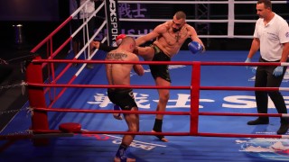 Едуард Алексанян победи с единодушно решение Павел Шелест в мач