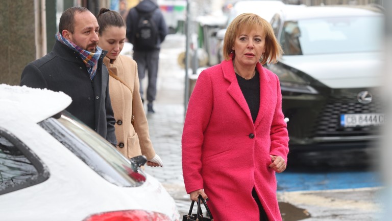 Мая Манолова със 7 червени линии до БСП