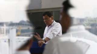 Президентът на Филипините Родриго Дутерте гневно отхвърли покана за среща