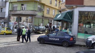 Двама полицаи от Кърджали помогнаха на семейство попаднало в безизходица