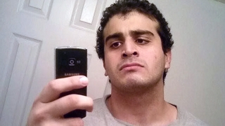 Бог ще накаже гейовете, убеден бащата на масовия убец от Орландо