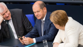 Германският финансов министър и вицеканцлер Олаф Шолц се кандидатира за лидер