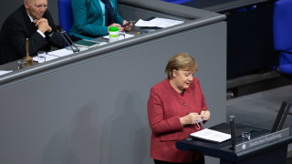 Германският канцлер Ангела Меркел коментира че все още вижда шанс
