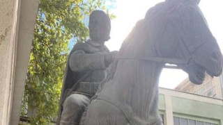 От ВМРО са готови да купят паметника на Борис Сарафов, махнат в Скопие