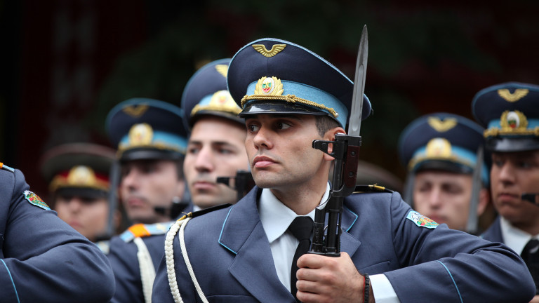 Авиофакултетът в Долна Митрополия не може да се възстанови като Военно училище