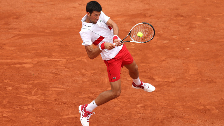 Новак Джокович продължава напред във Франция след успех за 96 минути