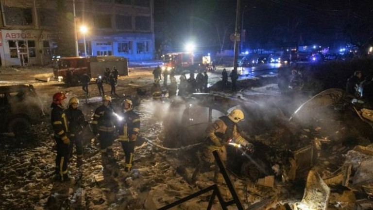 Руските войски изстреляха ударни дронове към Украйна вечерта в събота,