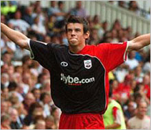 Бранител на Саутхемптън в трансферните планове на Арсенал