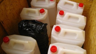 Митничари задържаха 868 л нелегално гориво при три проверки съобщават