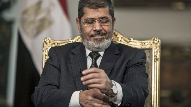 Бившият президент на Египет Мохамед Мурси почина в съда, съобщи