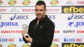 Атакуващият халф на Етър Иван Стоянов бе награден за