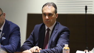 Решението да изпратим военна помощ на Украйна е компромисно Това