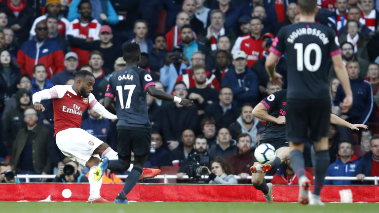 Арсенал без проблеми срещу Евертън, четвърта поредна победа за "топчиите"