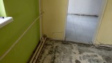 Сградата на детската градина в Черноморец се руши