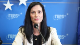 Мария Габриел официално оттегли кандидатурата си за премиер Тя подаде заявление