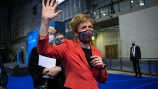 Шотландската национална партия която подкрепя независимостта на Шотландия изглежда ще