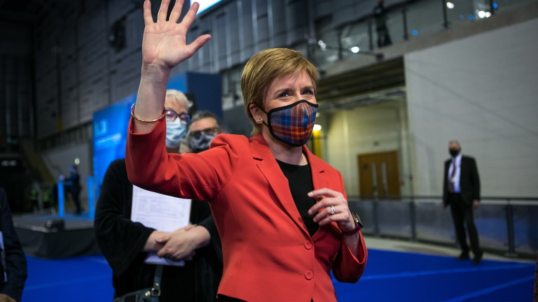 Шотландската национална партия, която подкрепя независимостта на Шотландия, изглежда ще