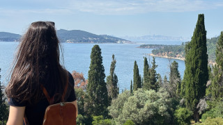 С милиони туристи от цял свят които го посещават всяка